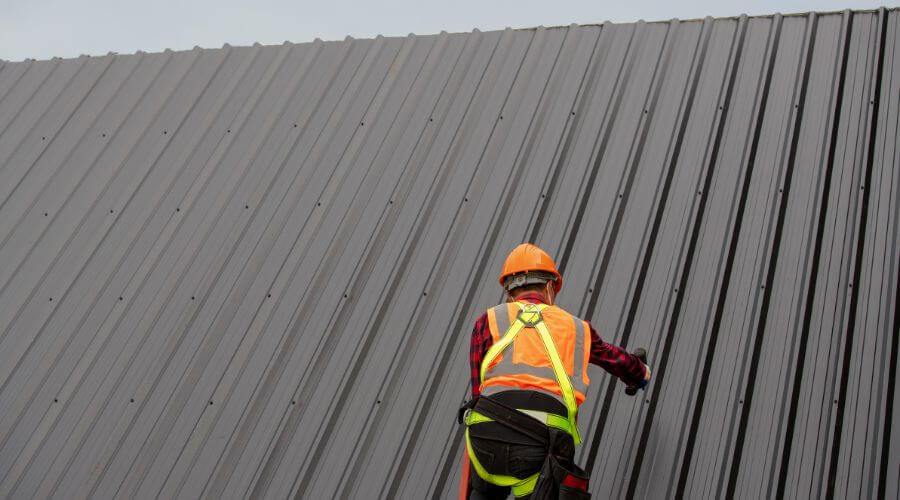 Professional residential roofers in Monmouth, IL